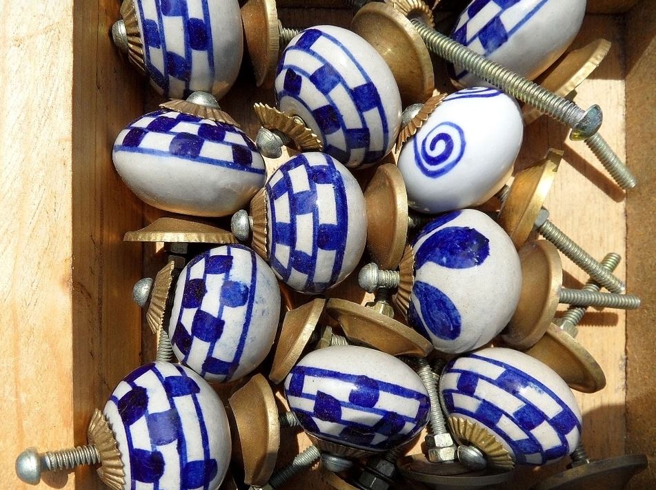 ceramic door knobs, vintage, DIY